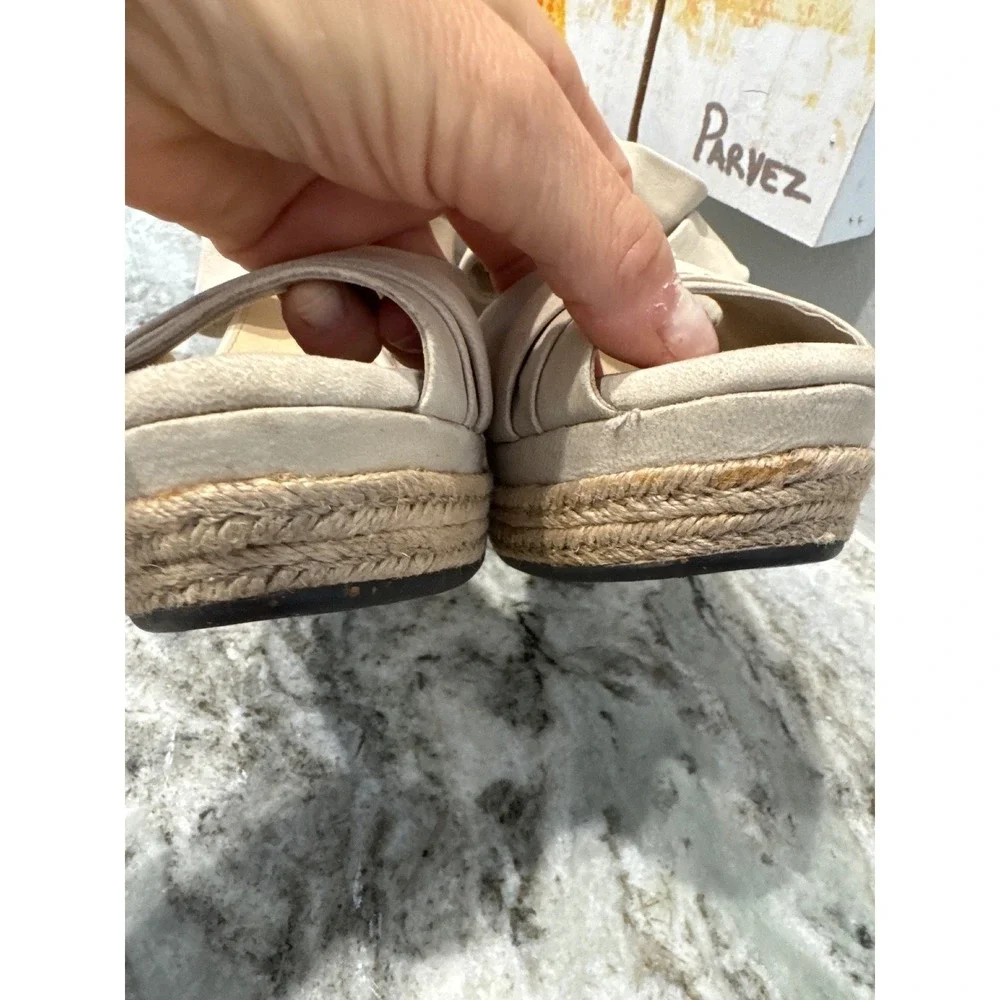 UGG Lucianna espadrille‎ platform wedge sandals in a cream color Size 10